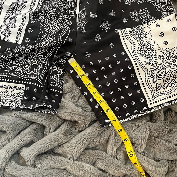 2 pairs mens shorts size small - Picture 10 of 11